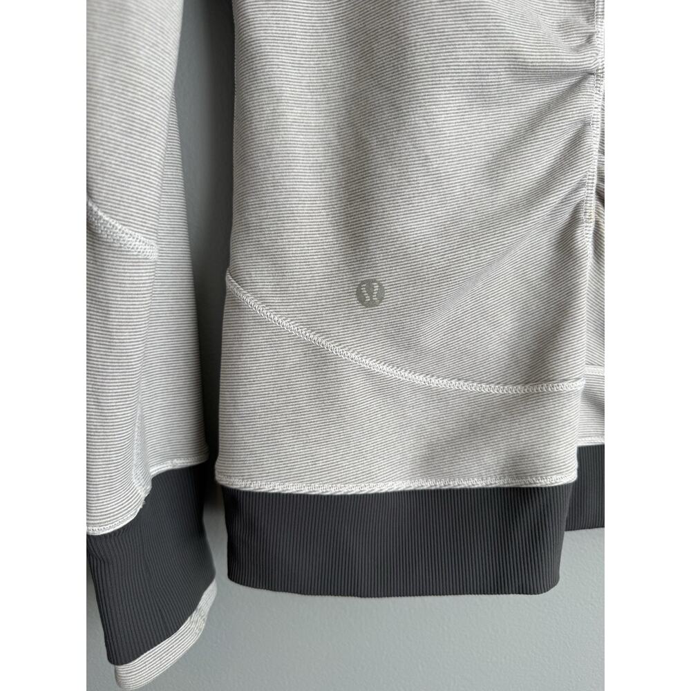 Lululemon Hoodie Womens S Gray Pullover Athleisure Stretch Top Performance - Picture 5 of 8